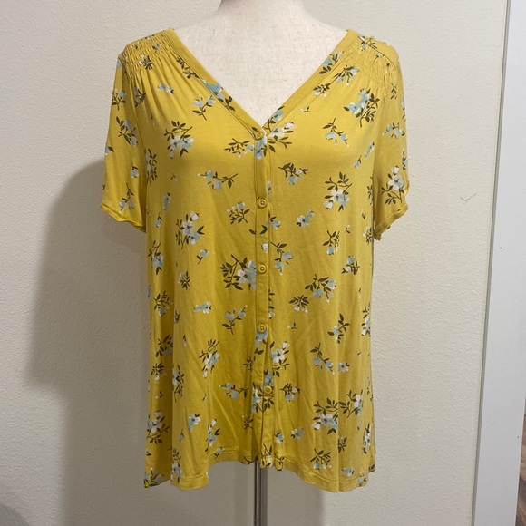 Old Navy Tops - OLD NAVY FLORAL TOP
